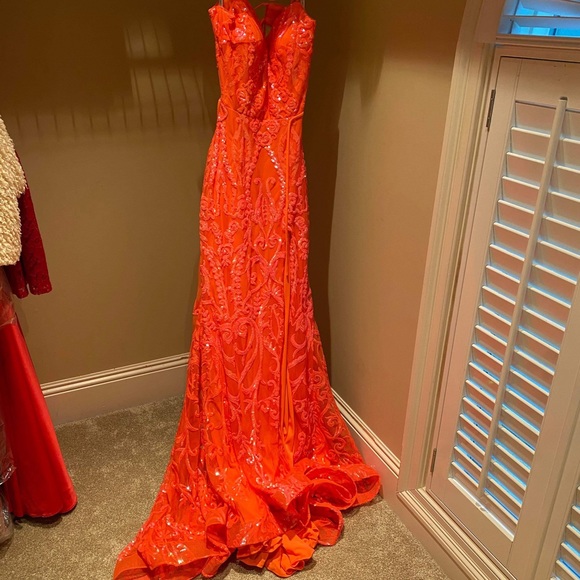 Rachel Allan Prom Style 7147 - Picture 7 of 10